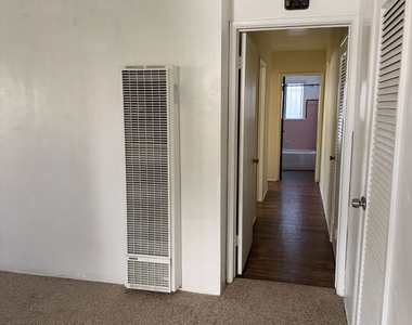 5951 Carlton Way - Photo Thumbnail 20