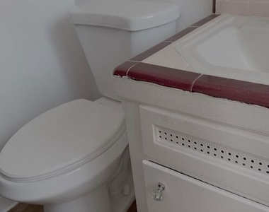 5951 Carlton Way - Photo Thumbnail 11