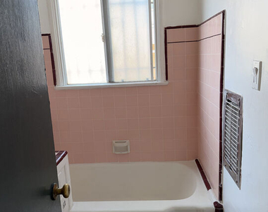 5951 Carlton Way - Photo Thumbnail 27
