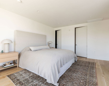 724 N Croft Avenue - Photo Thumbnail 10