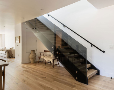 724 N Croft Avenue - Photo Thumbnail 9