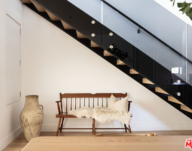 724 N Croft Avenue - Photo Thumbnail 6