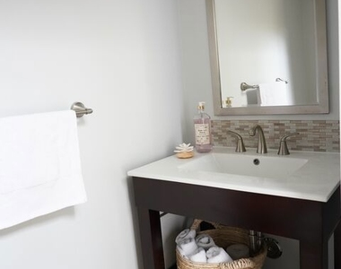 1038 11th Street - Photo Thumbnail 7