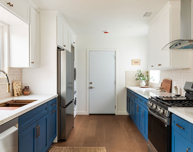 784 Elmira Street - Photo Thumbnail 9