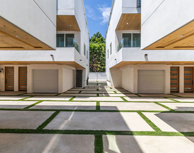 4293 Tujunga Avenue - Photo Thumbnail 5