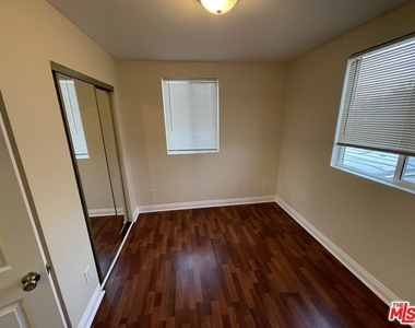 639 E 82nd Street - Photo Thumbnail 9