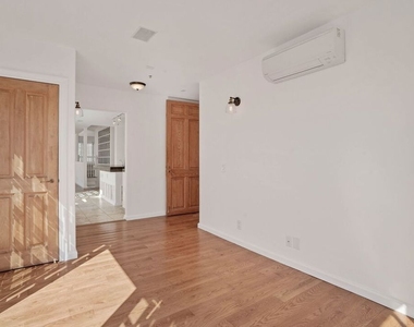 25 Arcadia Terrace - Photo Thumbnail 14