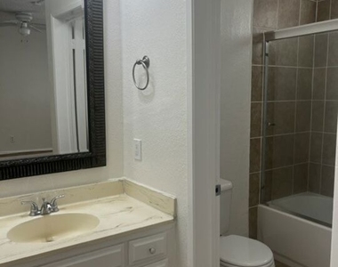 10540 Balboa Boulevard - Photo Thumbnail 9