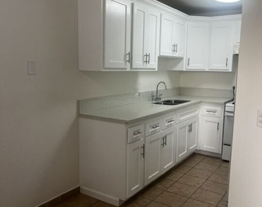 10540 Balboa Boulevard - Photo Thumbnail 6