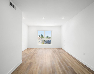 5153 Maplewood Avenue - Photo Thumbnail 11