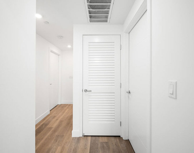 5153 Maplewood Avenue - Photo Thumbnail 14