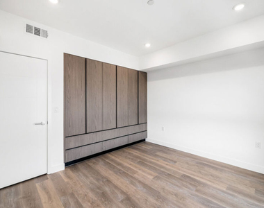 5153 Maplewood Avenue - Photo Thumbnail 24