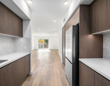 5153 Maplewood Avenue - Photo Thumbnail 5