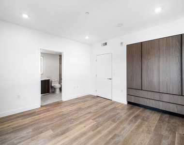 5153 Maplewood Avenue - Photo Thumbnail 23