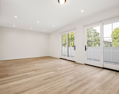 7914 Norton Avenue - Photo Thumbnail 9