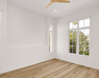 7914 Norton Avenue - Photo Thumbnail 13