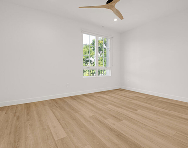 7914 Norton Avenue - Photo Thumbnail 17