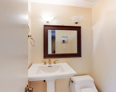 21821 Burbank Boulevard - Photo Thumbnail 21