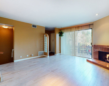 21821 Burbank Boulevard - Photo Thumbnail 3