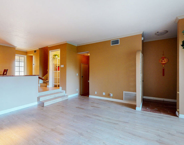21821 Burbank Boulevard - Photo Thumbnail 2