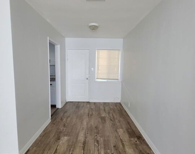 5808 Colfax Street - Photo Thumbnail 11