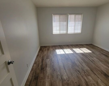 5808 Colfax Street - Photo Thumbnail 12