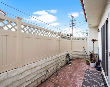 12336 Montana Avenue - Photo Thumbnail 14