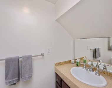 12336 Montana Avenue - Photo Thumbnail 11