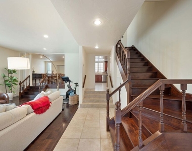 12336 Montana Avenue - Photo Thumbnail 2