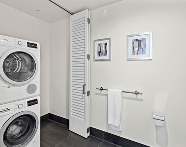 889 Francisco Street - Photo Thumbnail 7