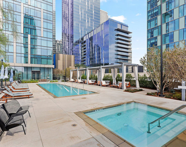 889 Francisco Street - Photo Thumbnail 13