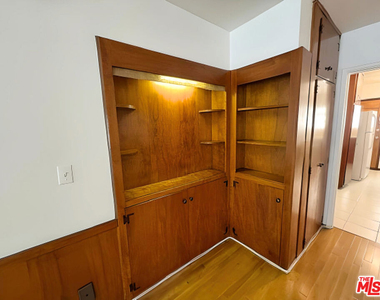 143 N Hamilton Drive - Photo Thumbnail 2