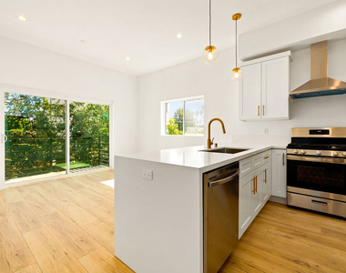 3420 12th Avenue - Photo Thumbnail 2
