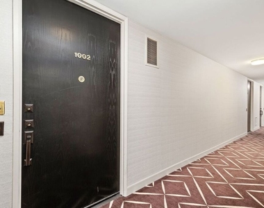 10751 Wilshire Boulevard - Photo Thumbnail 1