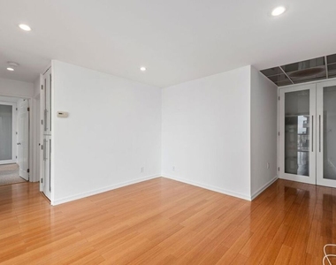 10751 Wilshire Boulevard - Photo Thumbnail 38