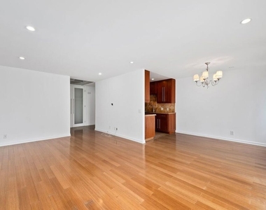 10751 Wilshire Boulevard - Photo Thumbnail 34
