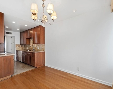 10751 Wilshire Boulevard - Photo Thumbnail 31