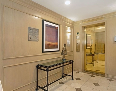 10751 Wilshire Boulevard - Photo Thumbnail 4