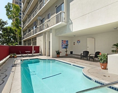 10751 Wilshire Boulevard - Photo Thumbnail 3