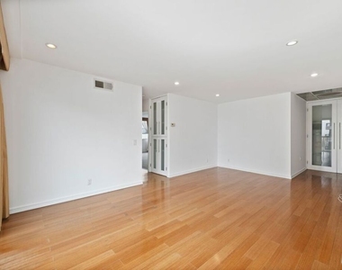 10751 Wilshire Boulevard - Photo Thumbnail 36