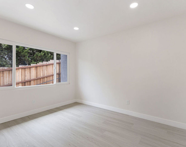 7127 Ramsgate Avenue - Photo Thumbnail 26