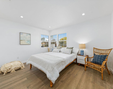 2957 Midvale Avenue - Photo Thumbnail 16