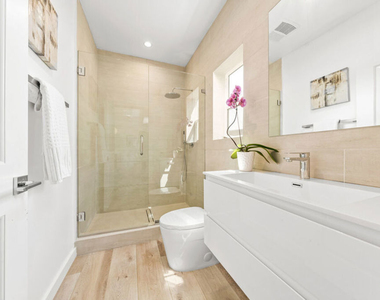 2955 Midvale Avenue - Photo Thumbnail 13