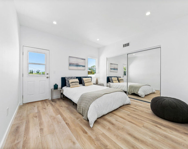 2955 Midvale Avenue - Photo Thumbnail 9
