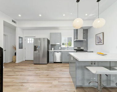 2955 Midvale Avenue - Photo Thumbnail 6