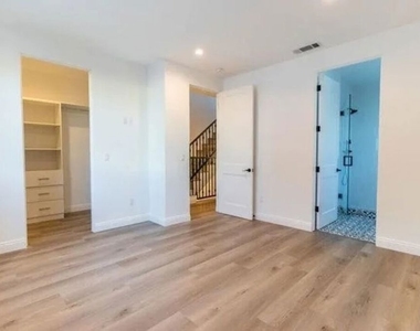 5325 Ben Avenue - Photo Thumbnail 6