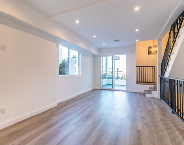 5323 Ben Avenue - Photo Thumbnail 11