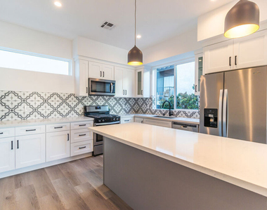 5323 Ben Avenue - Photo Thumbnail 4