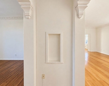 1314 N Hayworth Avenue - Photo Thumbnail 26