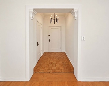 1314 N Hayworth Avenue - Photo Thumbnail 17